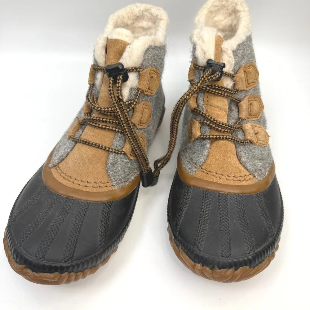 Sorel‎ Out N' About Plus Duck Boots Kids Size 5 Felt Waterproof Winter Gorpcore